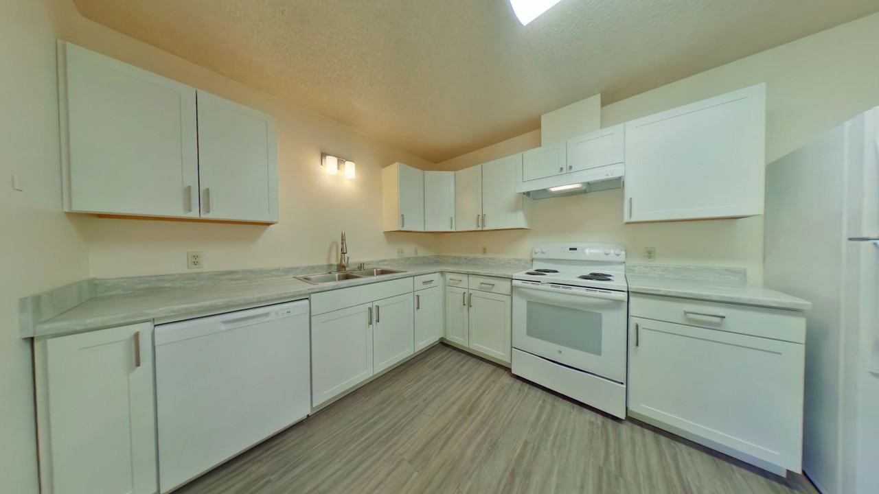 811 W Villard St #56 - Photo 5 of 12