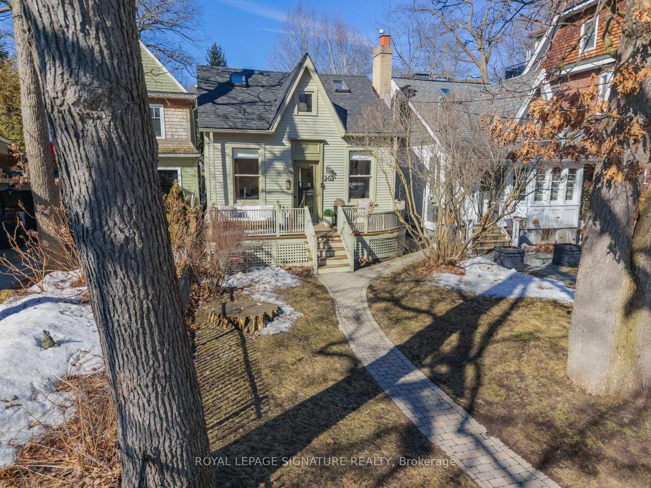 202 Silver Birch Avenue - Photo 2 of 28