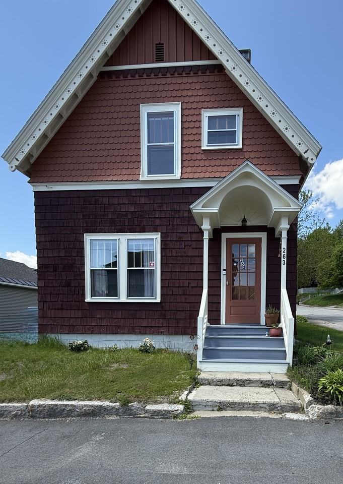 263 School St #2