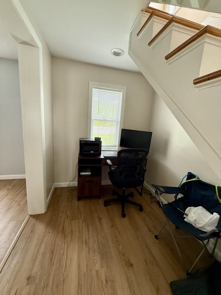 700 Kent St #1 - Photo 3 of 13