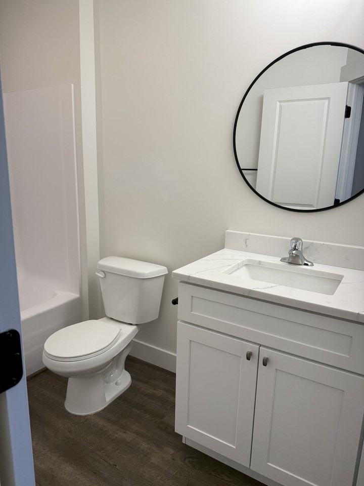 135 East 730 North - Upstairs - 1 - Photo 6 of 8