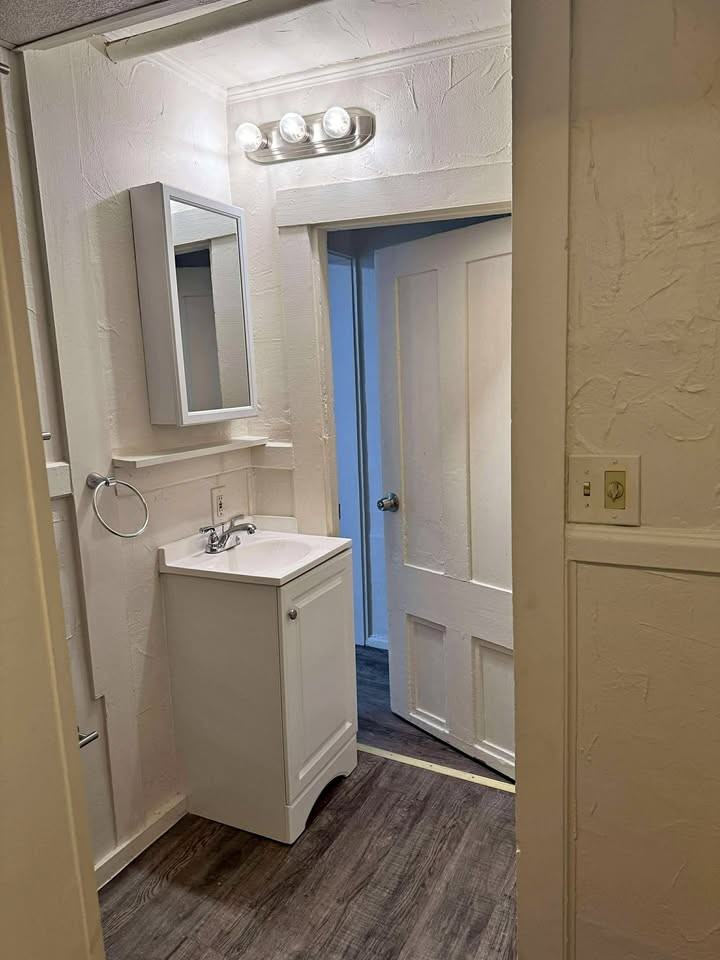 524 Water St #C - Photo 3 of 9