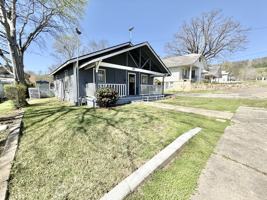 featured image of 305 Beard St #1