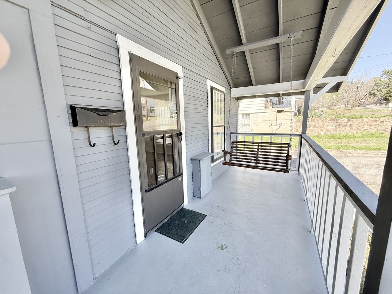 305 Beard St #1 - Photo 4 of 27