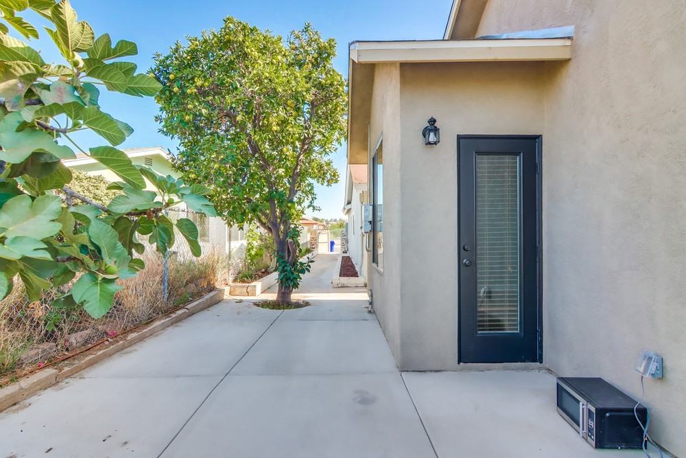 3336 Altadena Ave #1 - Photo 6 of 27