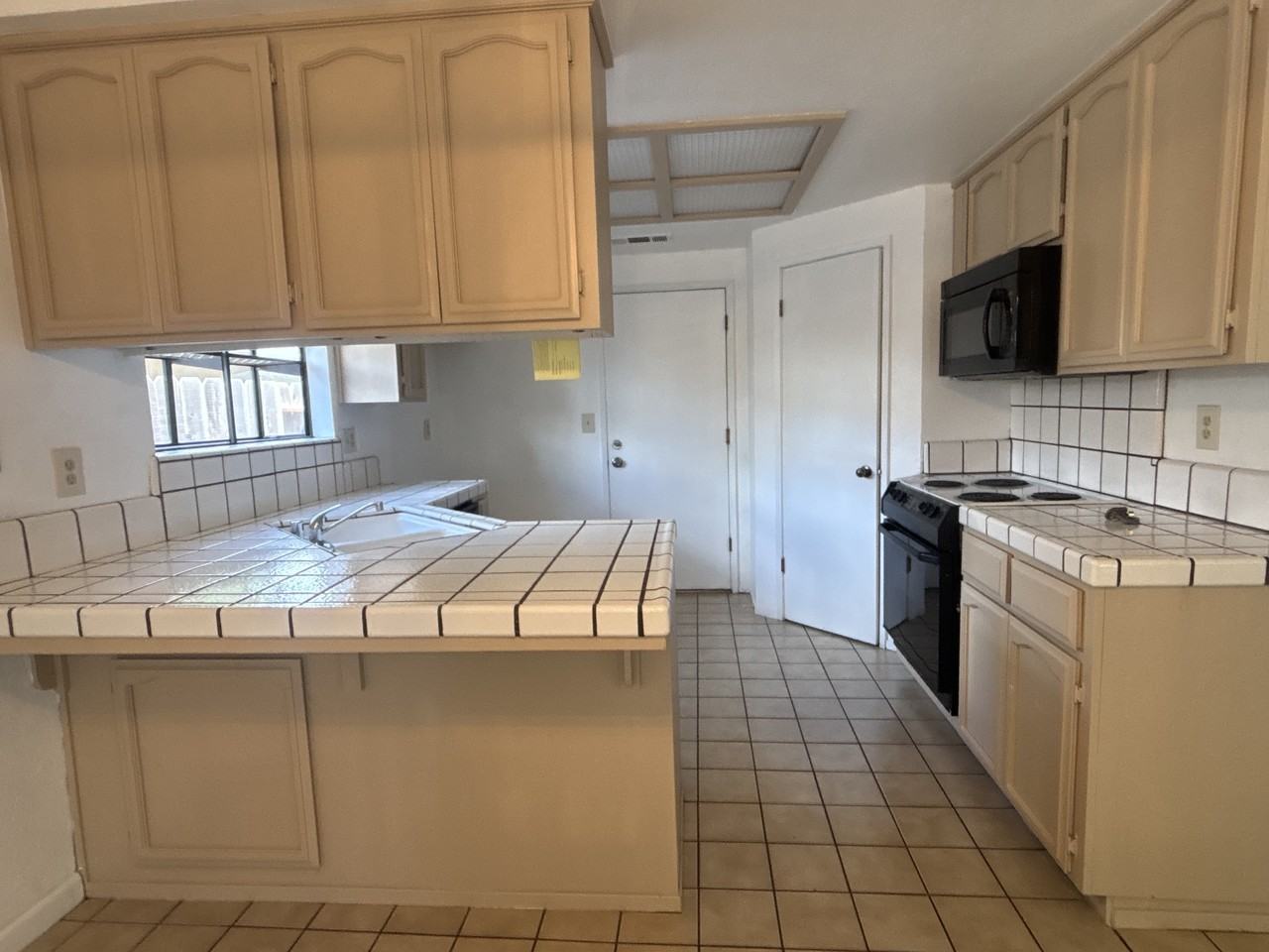 5208 Maximillian Dr #1 - Photo 6 of 18