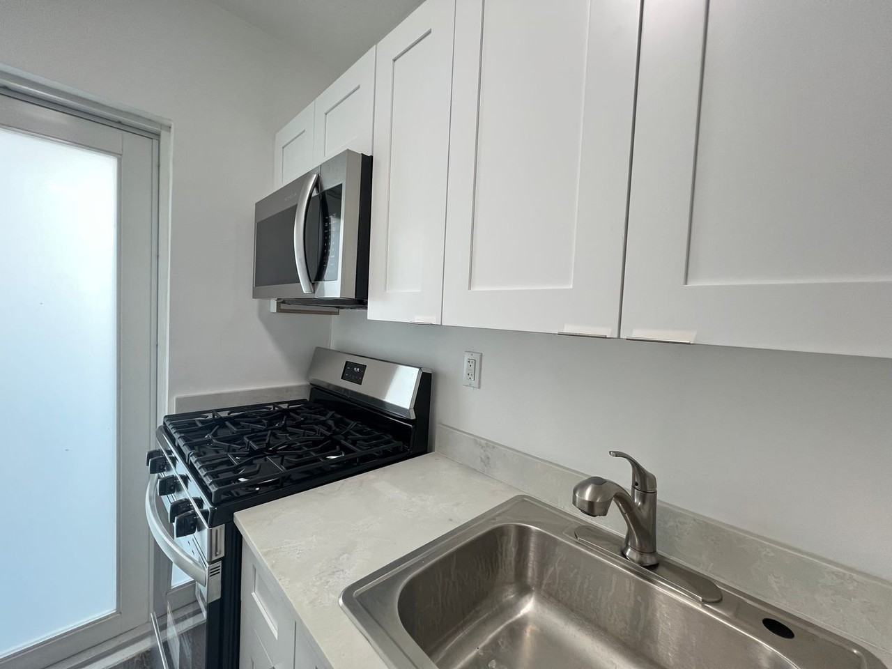 7291 Gary Ave - Photo 3 of 30