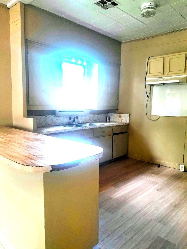 1002 Louisiana Ave #1 - Photo 3 of 17
