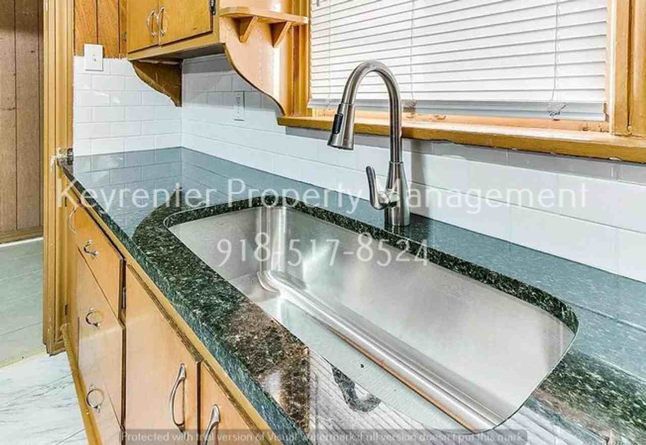 224 E Zion Pl - Photo 7 of 16