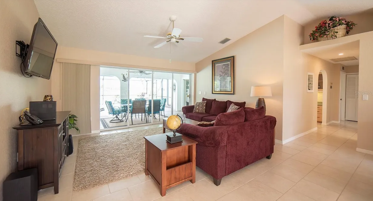 12 Broadmoor Rd #1 - Photo 2 of 18