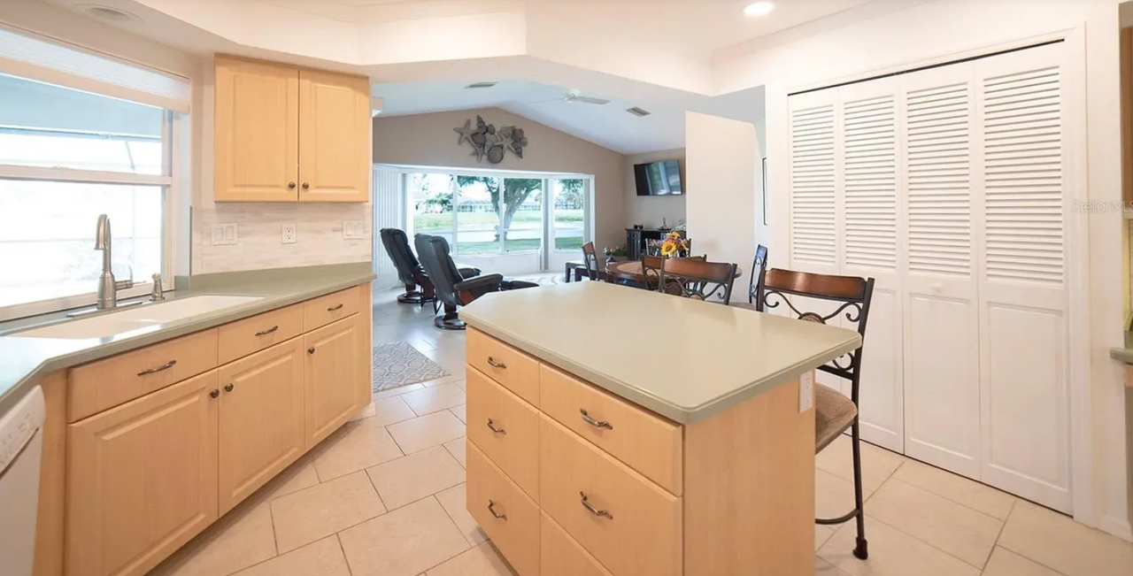 12 Broadmoor Rd #1 - Photo 4 of 18