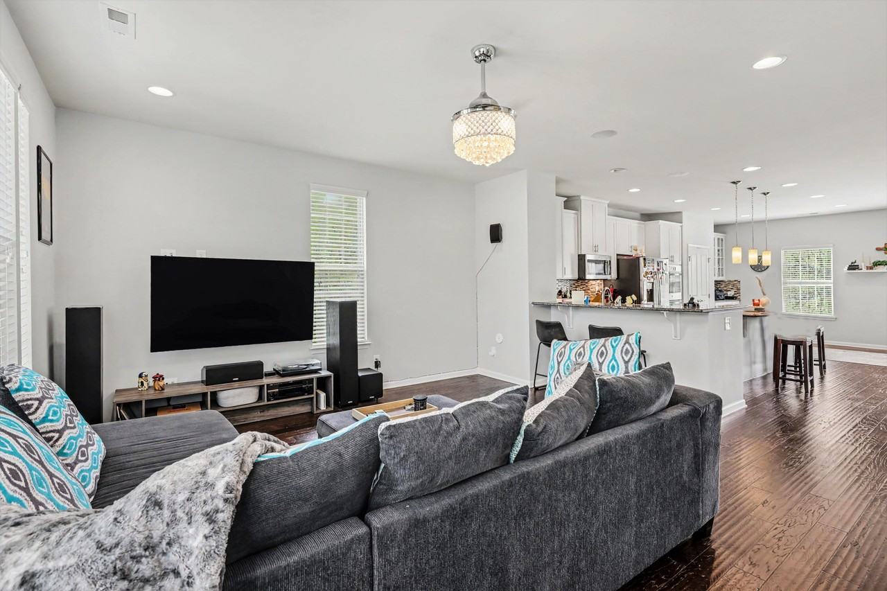 4011 Zilker Park Dr #1 - Photo 5 of 10