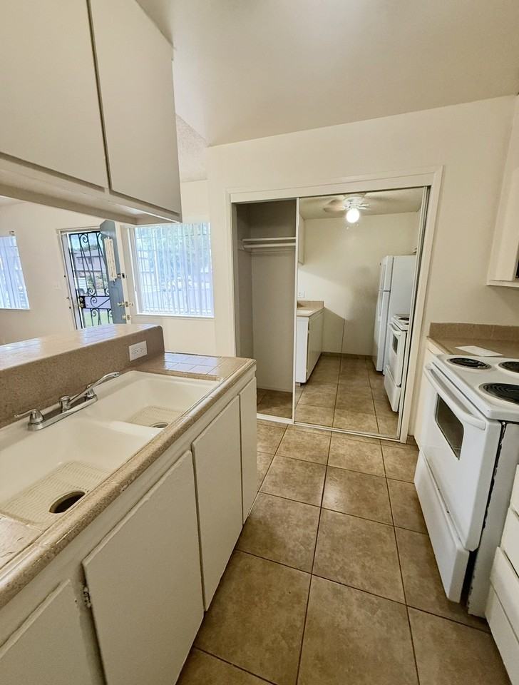 4479 La Cresta Way #1 - Photo 7 of 15