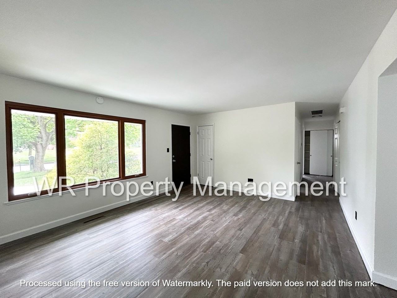 7076 Middlebury Dr - Photo 7 of 11