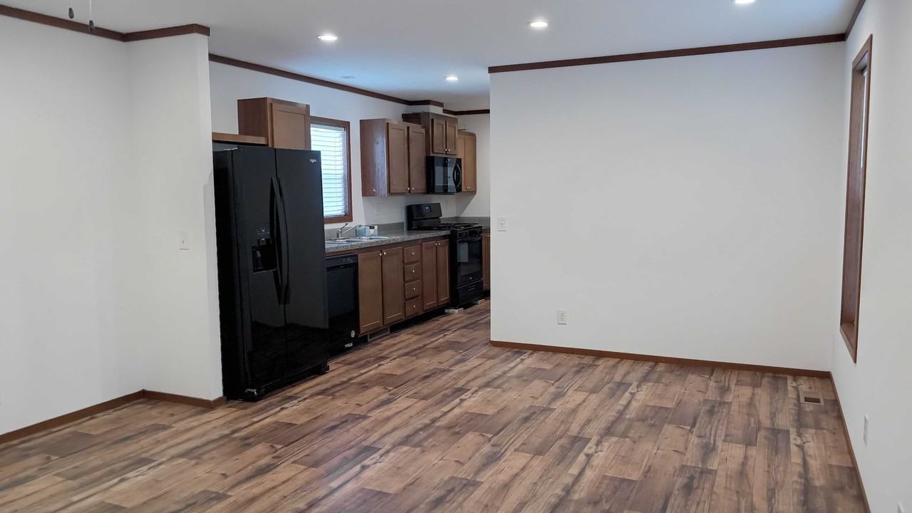 36 Meggan Dr #38 - Photo 4 of 26