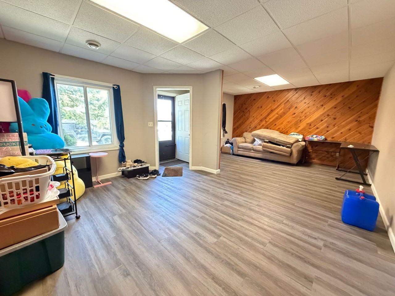 1701 Baxter Ave - Photo 2 of 26