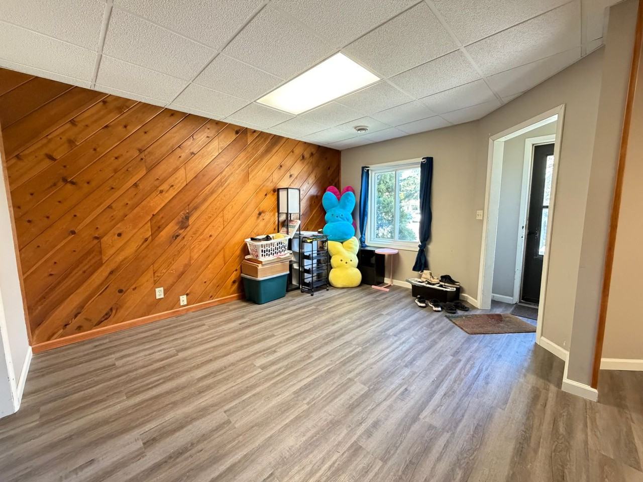 1701 Baxter Ave - Photo 3 of 26
