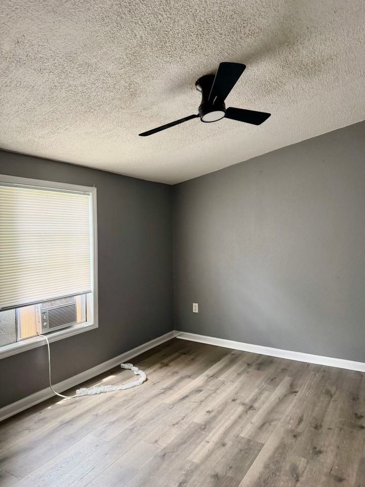 1807 Madison St - Photo 5 of 11
