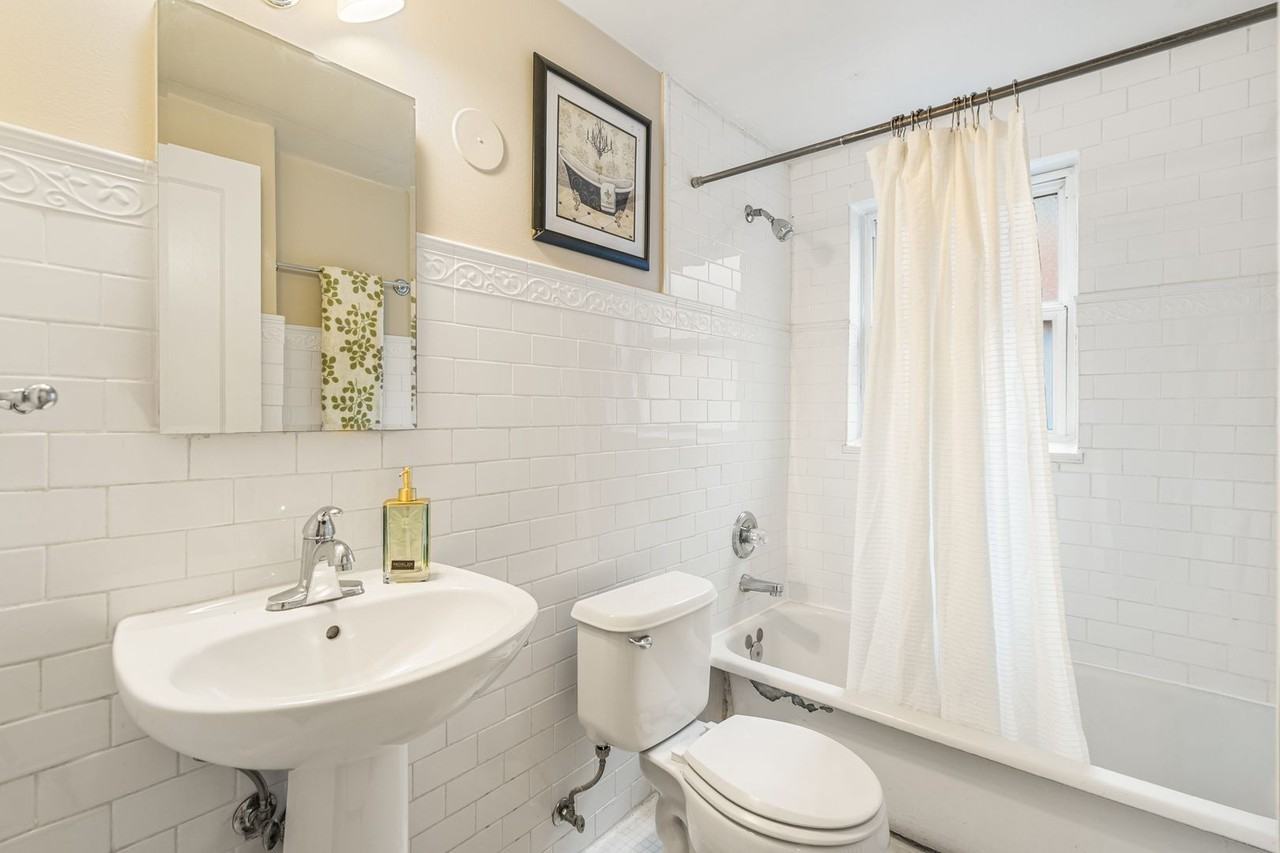 440-442 Clarkson - Photo 7 of 26