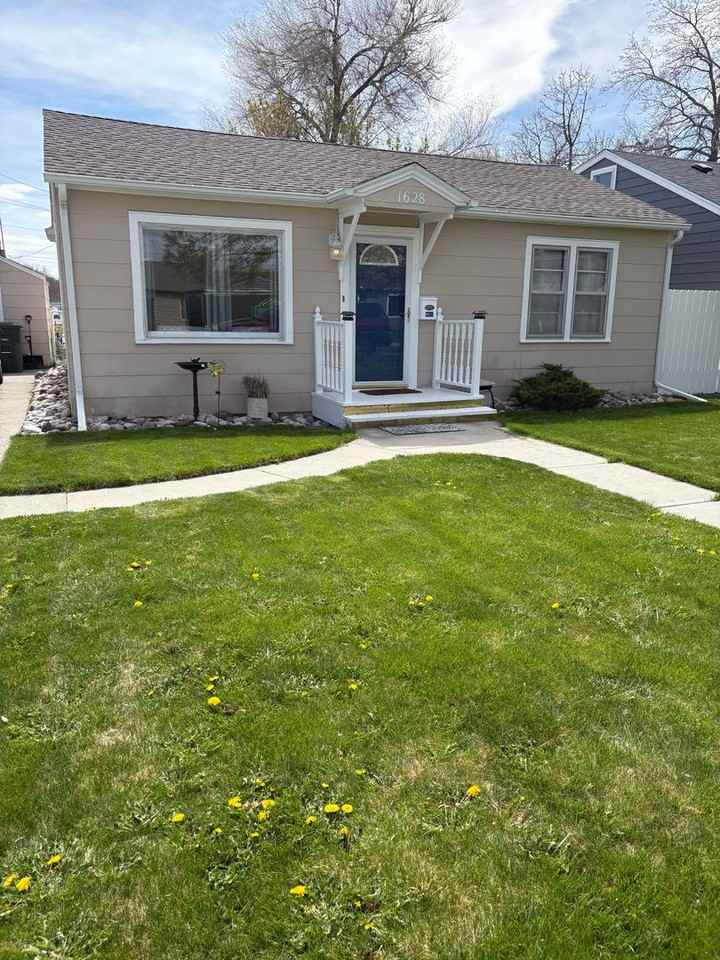 1628 Alderson Ave - Photo 2 of 12