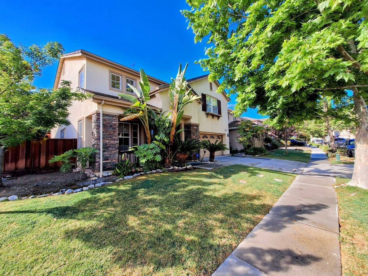 1662 Indigo Oak Ln - Photo 4 of 7