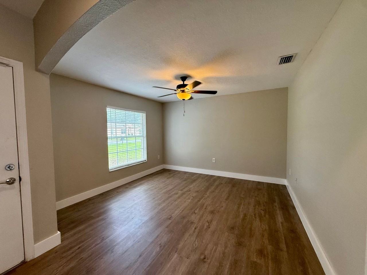 610 Muskrat Dr - Photo 4 of 27