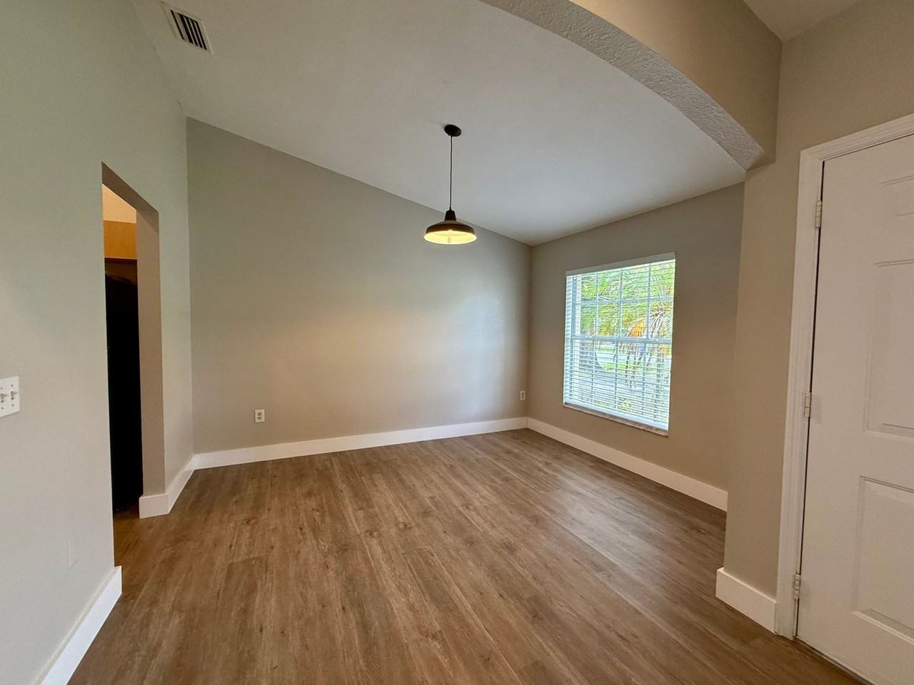 610 Muskrat Dr - Photo 6 of 27