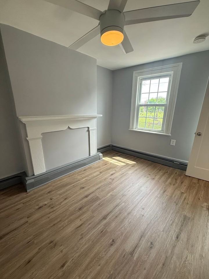 305 Liberty St - Photo 6 of 12