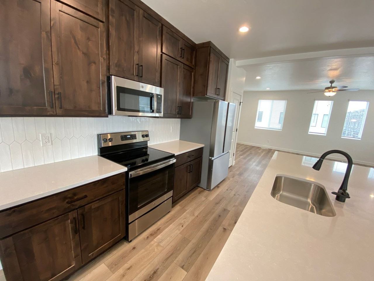 1094 W 530 S - Photo 5 of 15