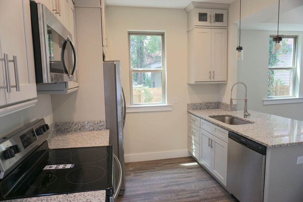 733 E 38th St - Photo 6 of 15