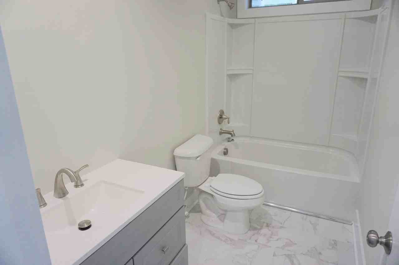 733 E 38th St - Photo 7 of 15