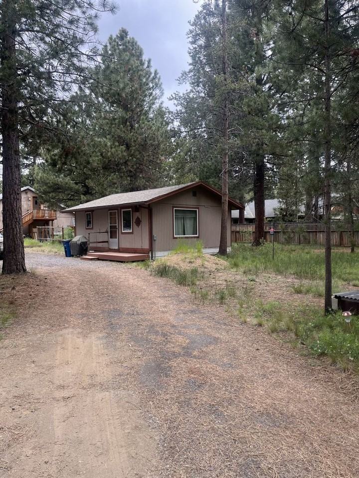 56363 Stellar Dr - Photo 2 of 9