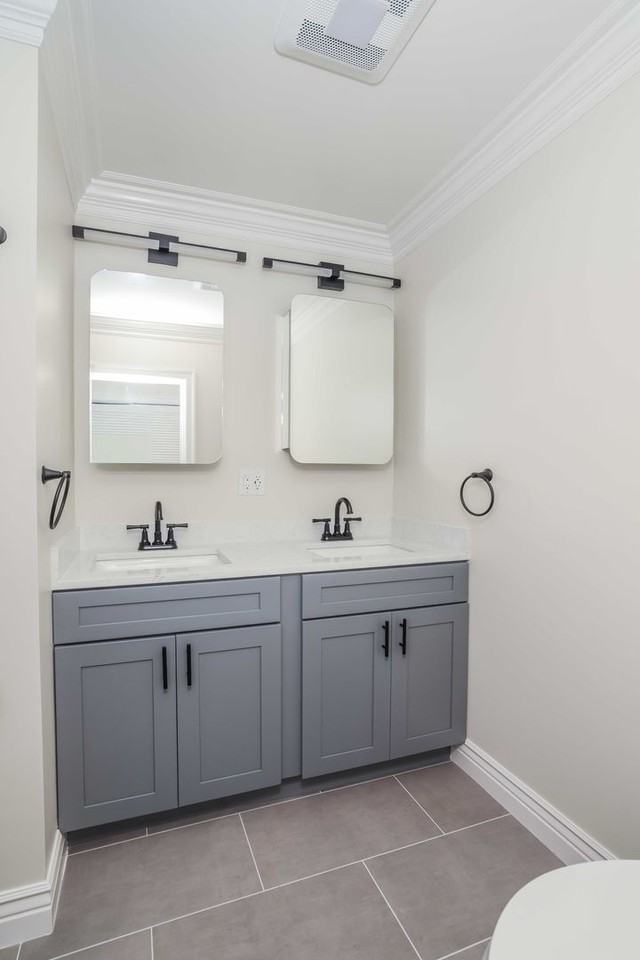 3210 Gough St - Photo 4 of 22