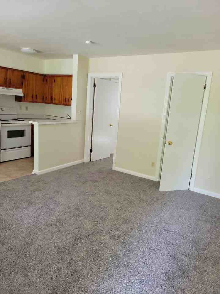 Kingston Landing Apartments - Photo 4 of 10