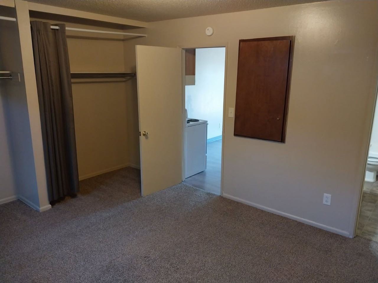 220 N 4th St ##03 - Photo 6 of 7