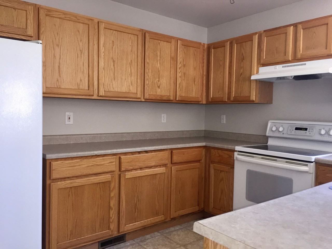 4899 Saddle Ridge Dr - Photo 4 of 18
