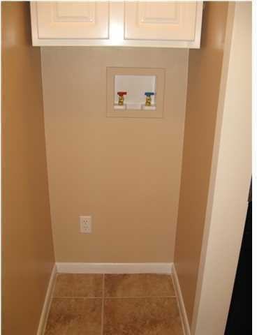 545 Hickory Ave - Photo 5 of 14