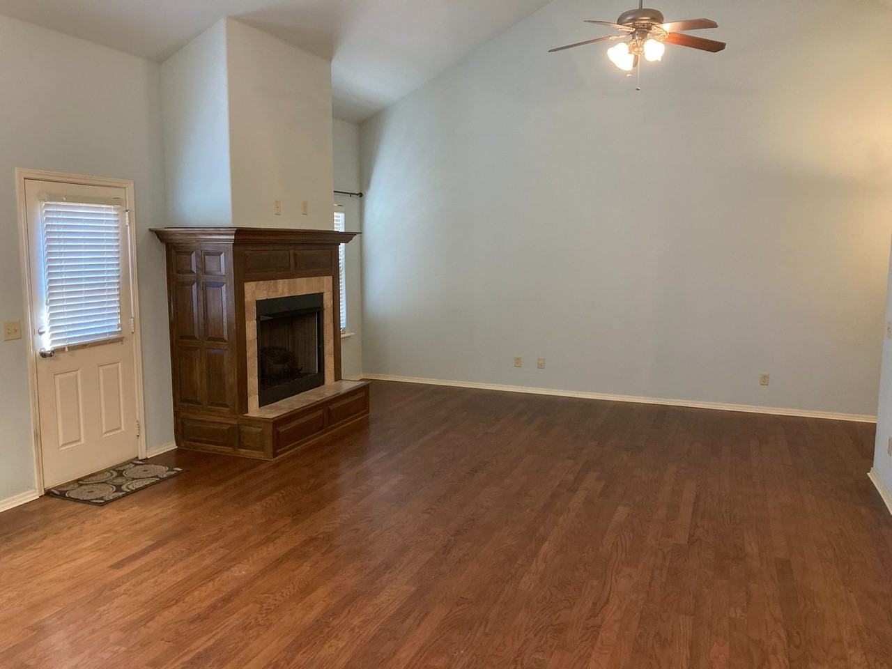 720 Venice St - Photo 2 of 24