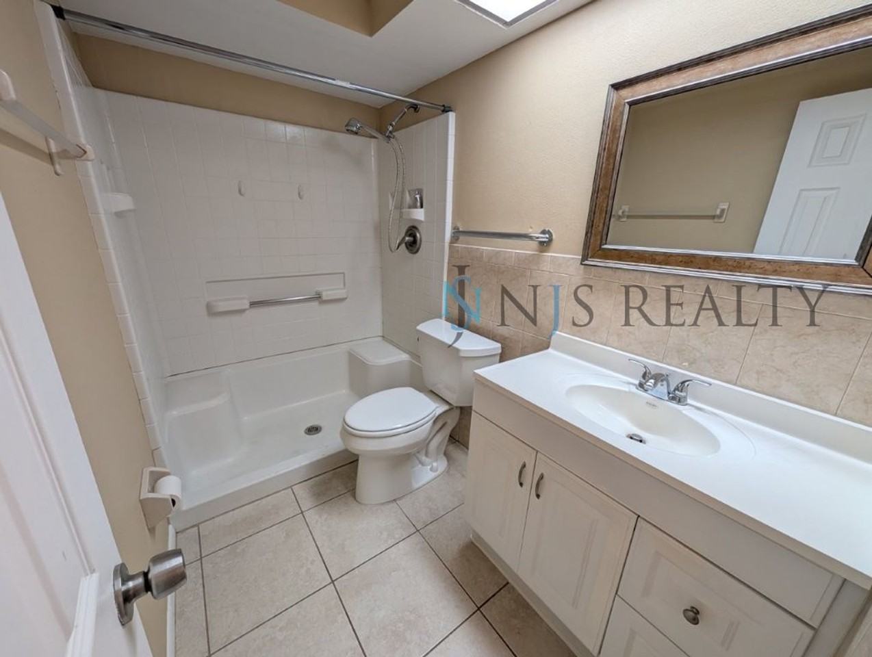3530 Oxford Dr - Photo 7 of 18