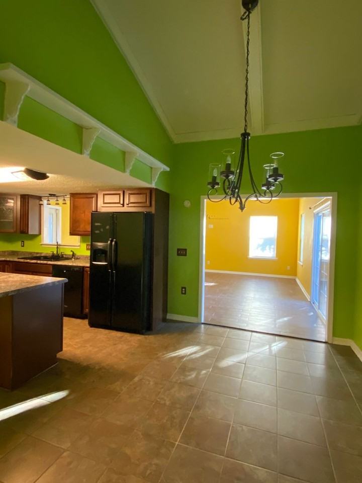 1022 Bacon Rd - Photo 7 of 29