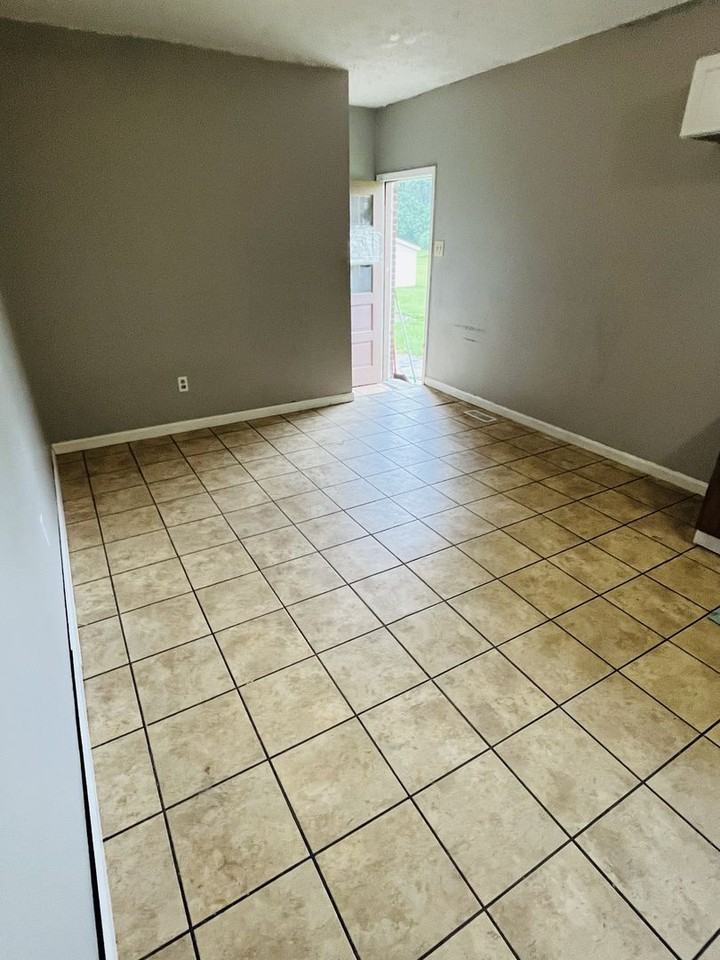 4920 Stokes Ct - Photo 7 of 29