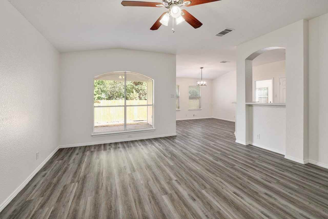9724 Copper Creek Dr - Photo 4 of 28