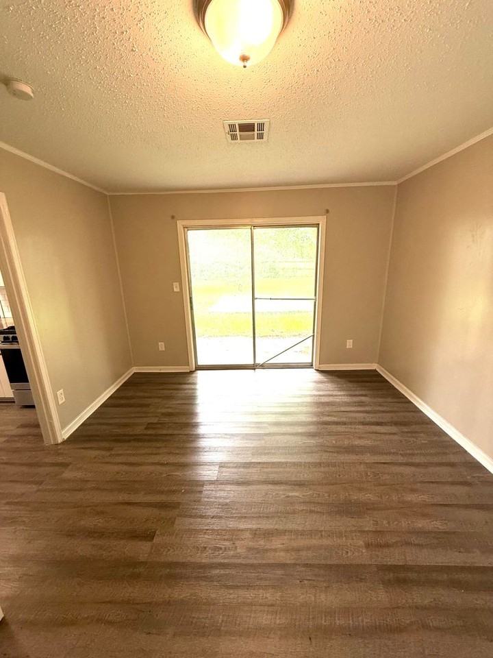 5712 Roxboro Dr - Photo 6 of 15