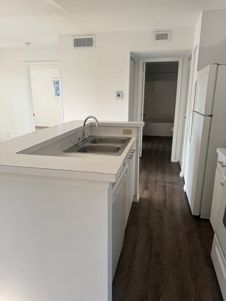 4807 Via Palm Lks #1519 - Photo 5 of 14