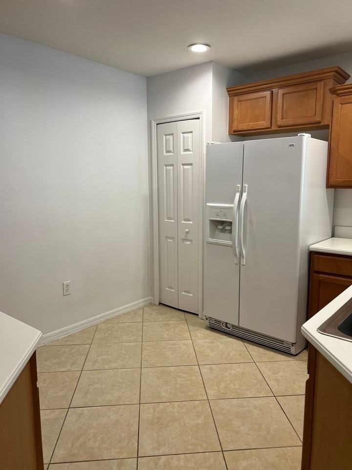 940 Spring Park St - Photo 7 of 23