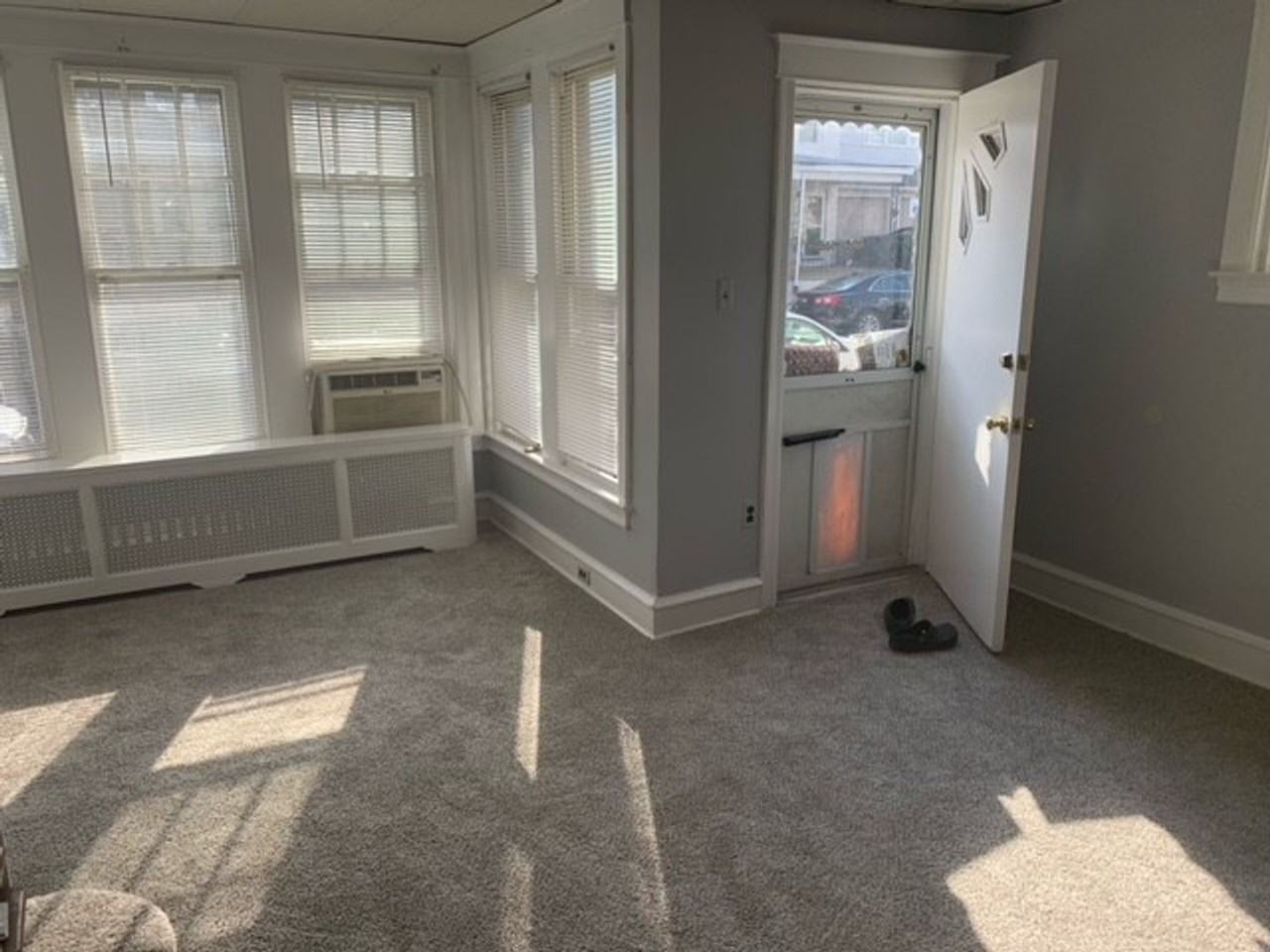 522 Gerhard St - Photo 2 of 11