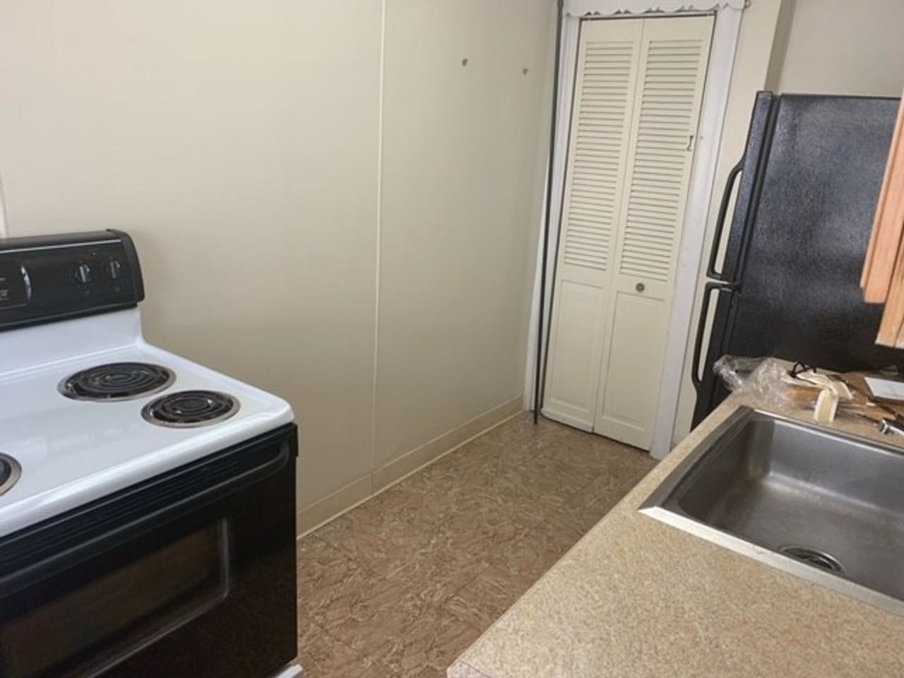 522 Gerhard St - Photo 5 of 11