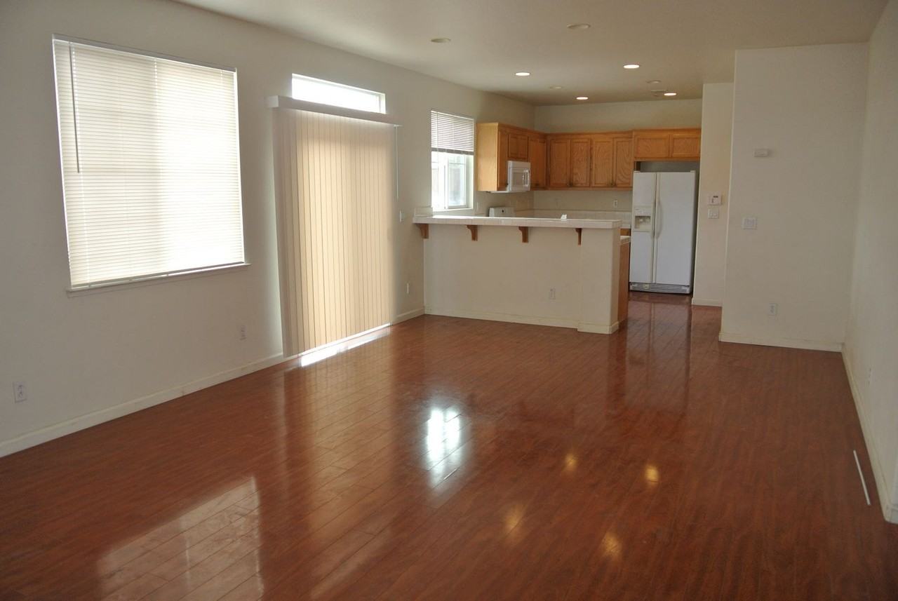 61 Cassia St - Photo 2 of 17