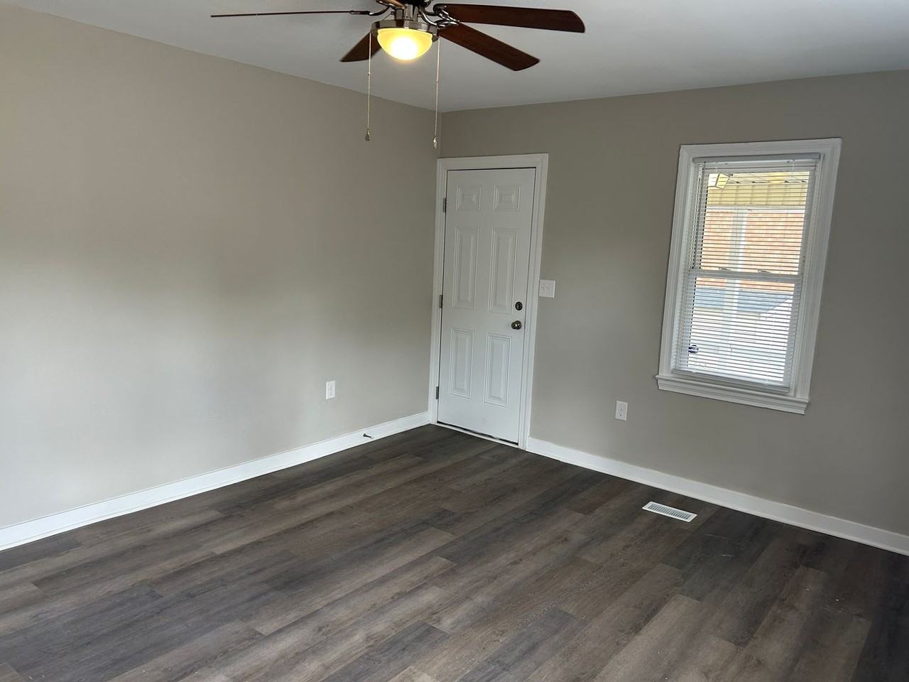 9 Ne 30th St - Photo 2 of 12