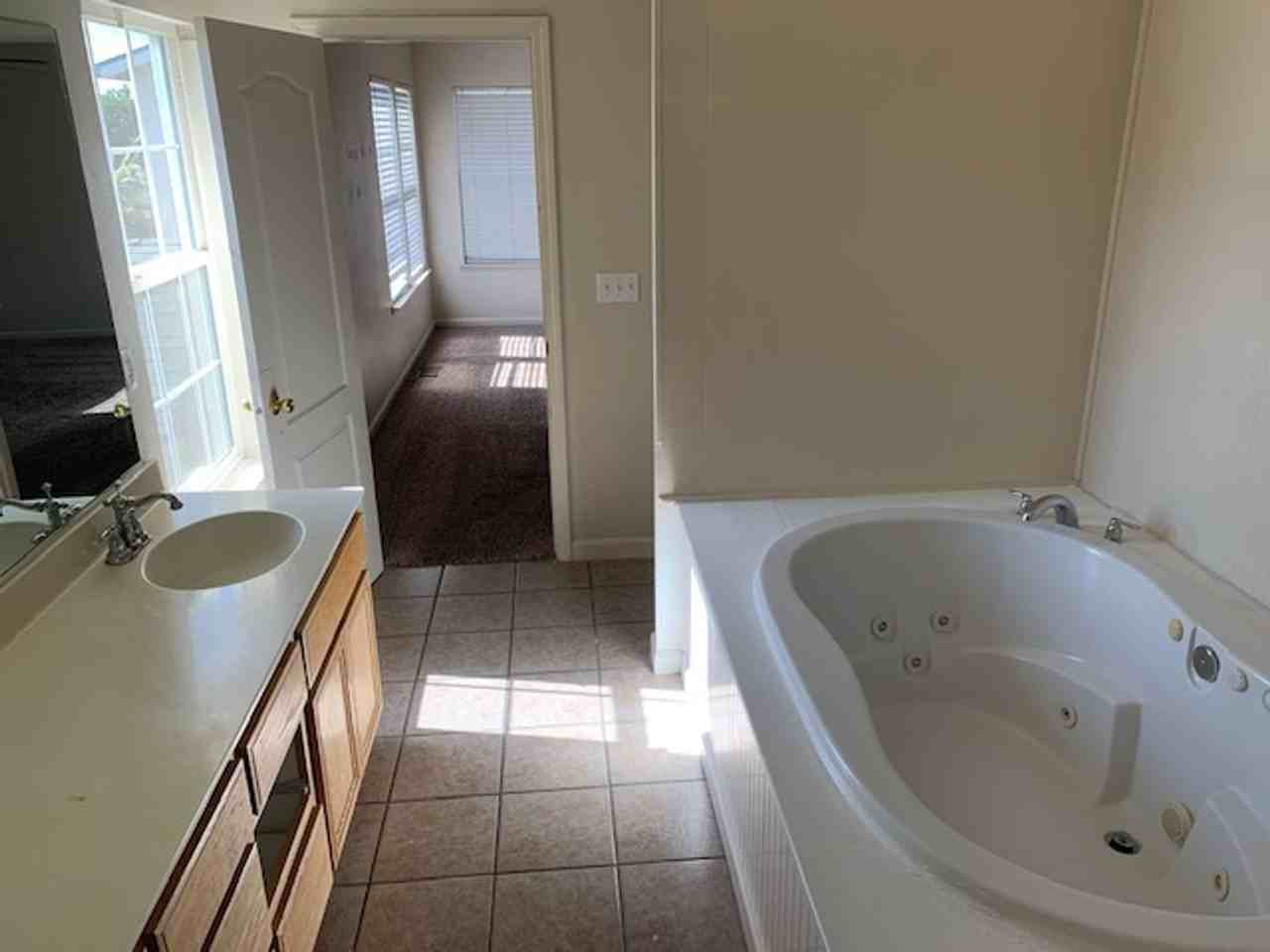 1160 Solstice Ave - Photo 5 of 10